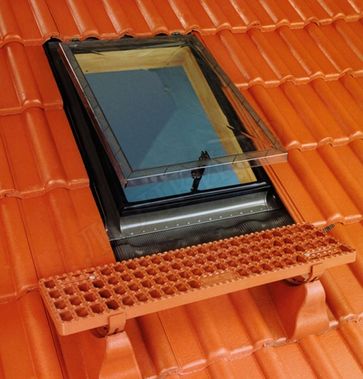 Кровельный люк Окно-люк FAKRO WSZ 540*750 Кровельный люк Окно-люк FAKRO WSZ 540*750