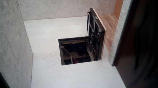 Напольный люк Самоподъемный Невидимка уголок 700*1600 Напольный люк Самоподъемный Невидимка уголок 700*1600