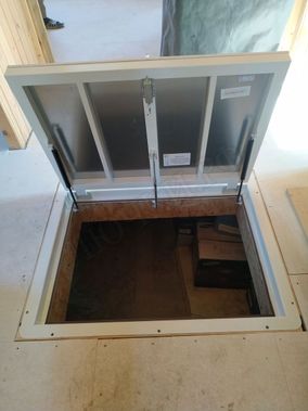 Напольный люк Самоподъемный Невидимка уголок 700*1600 Напольный люк Самоподъемный Невидимка уголок 700*1600