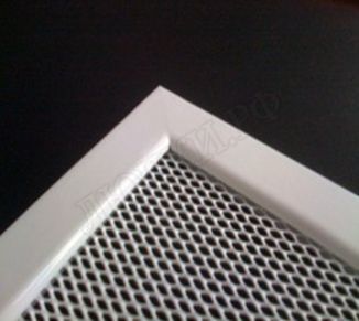 Решетка металлическая с перфорацией ПВС врезная 1000*650 Решетка металлическая с перфорацией ПВС врезная 1000*650